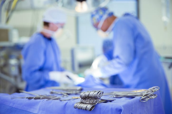 USMS | US Medical Systems | Surgical scissors on tray in operating room