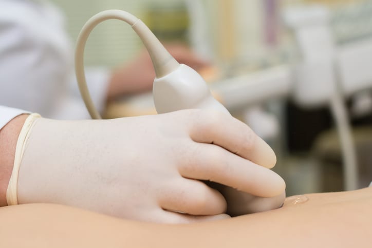 USMS | US Medical Systems | Doctor performing ultrasound test on a patient